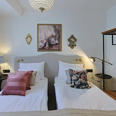 Integra Hotel