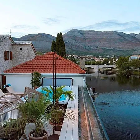 Integra Hotel 4*