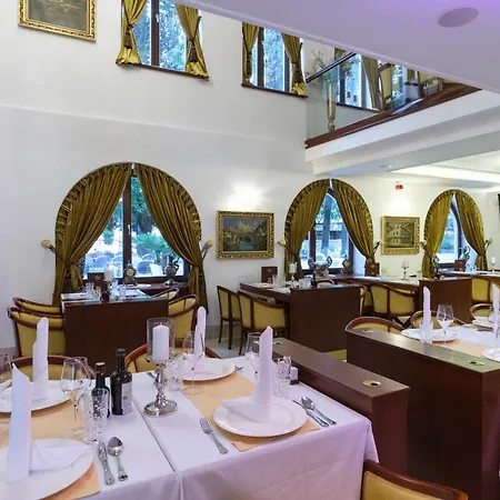 Integra Hotel 4*